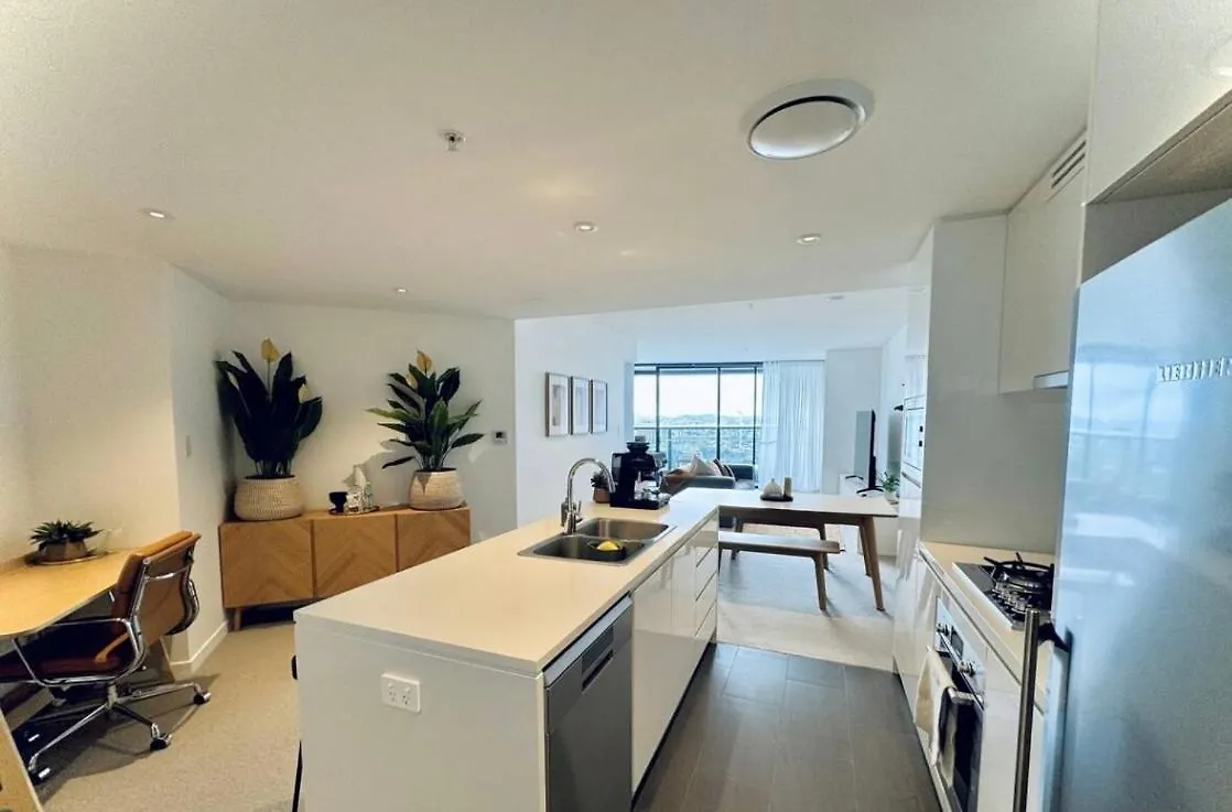 Luxury Stays - Skytower Brisbane L26 contacts